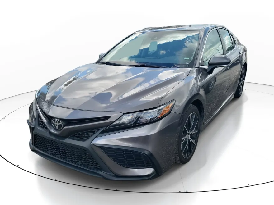 2024 Toyota Camry SE photo 1
