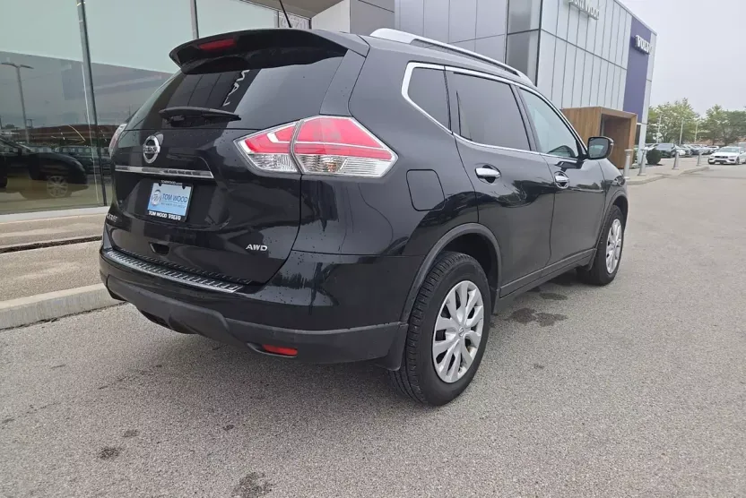 2016 Nissan Rogue S photo 1