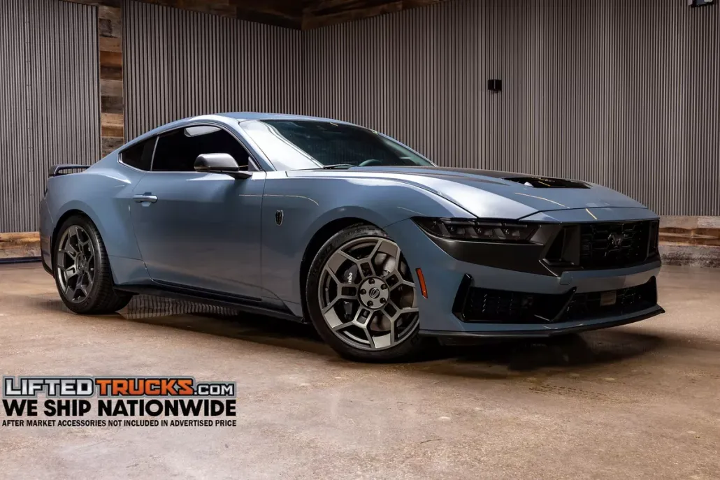 2024 Ford Mustang Dark Horse photo 1