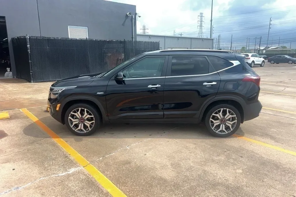 2022 Kia Seltos SX photo 1