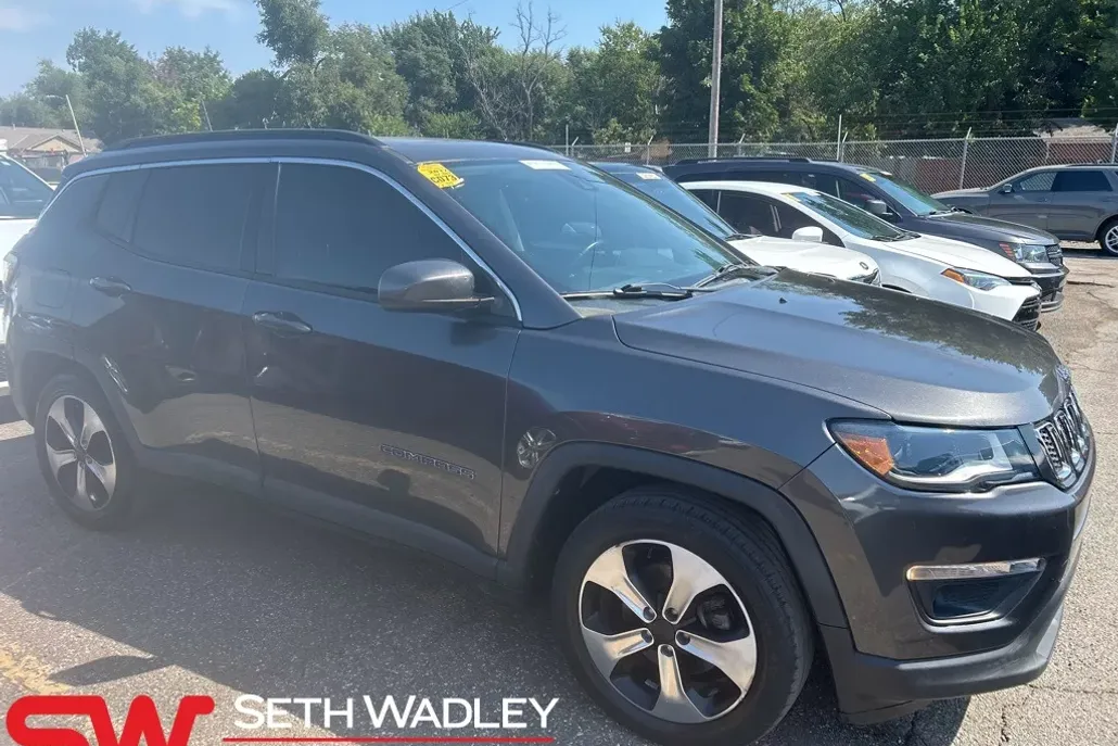 2017 Jeep Compass Latitude photo 1