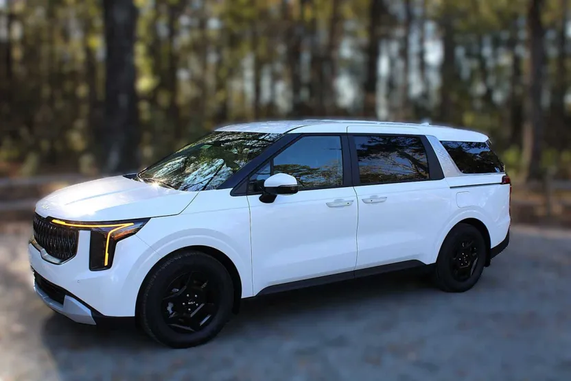 2026 Kia Carnival LXS photo 1