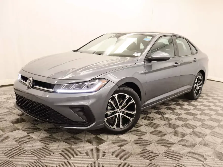2026 Volkswagen Jetta Sport photo 1