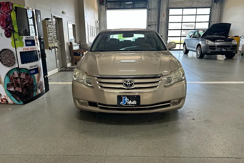 2006 Toyota Avalon Limited photo 1