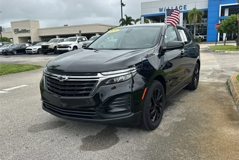 2024 Chevrolet Equinox LS photo 1