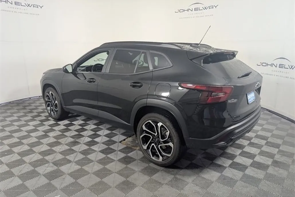 2024 Chevrolet Trax photo 1