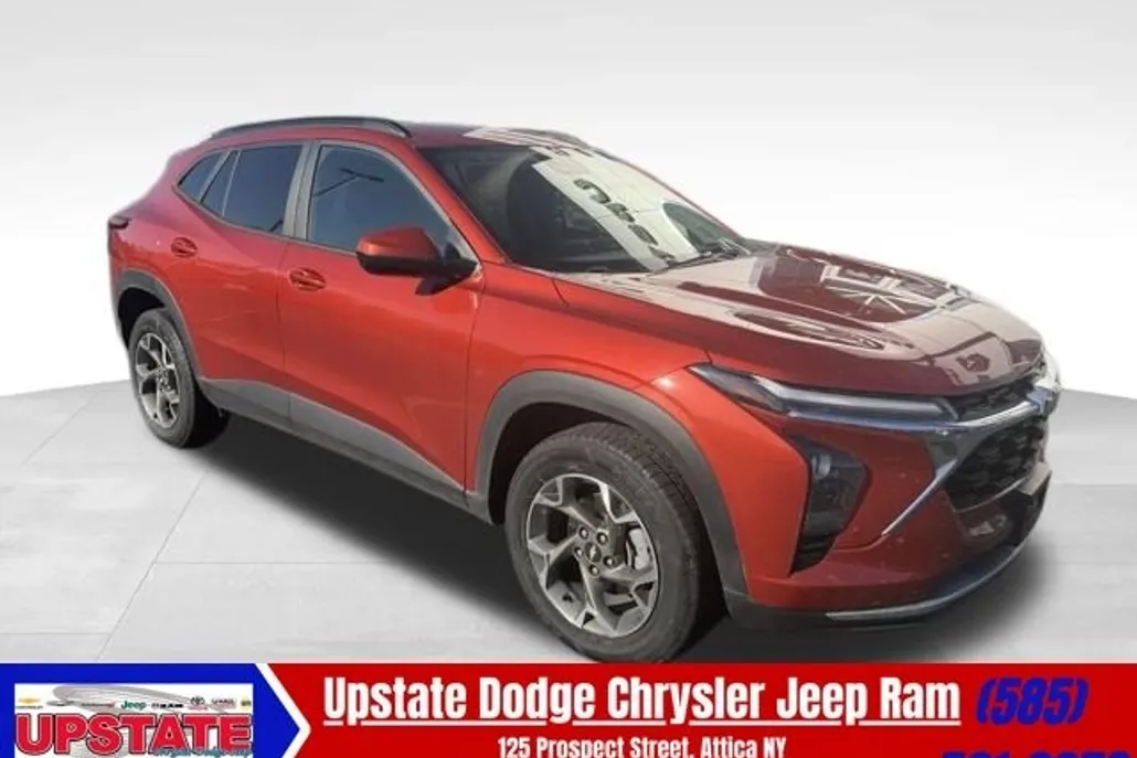 2024 Chevrolet Trax LT photo 1