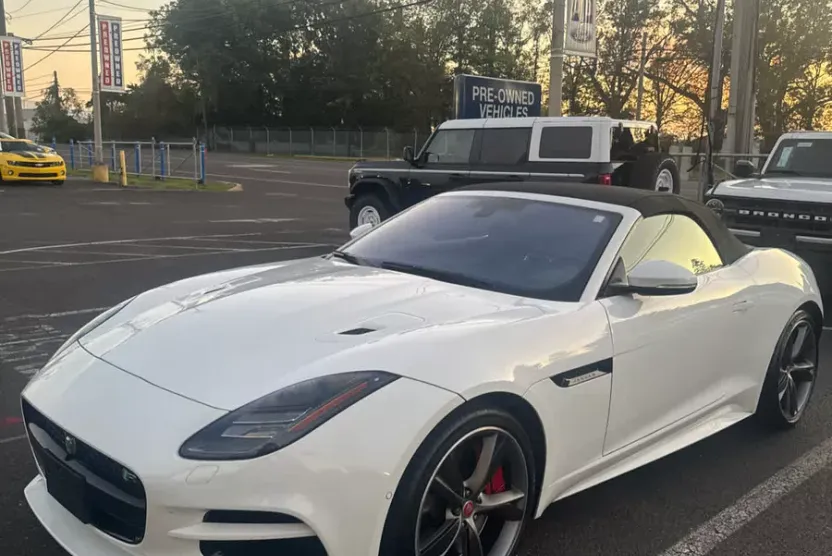 2018 Jaguar F-TYPE R photo 1