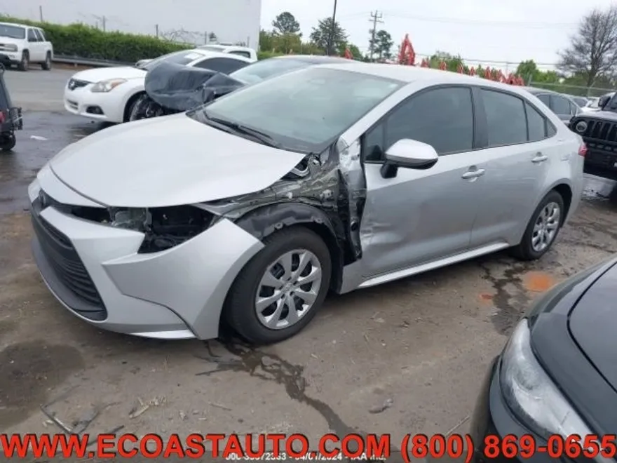 2023 Toyota Corolla LE photo 1