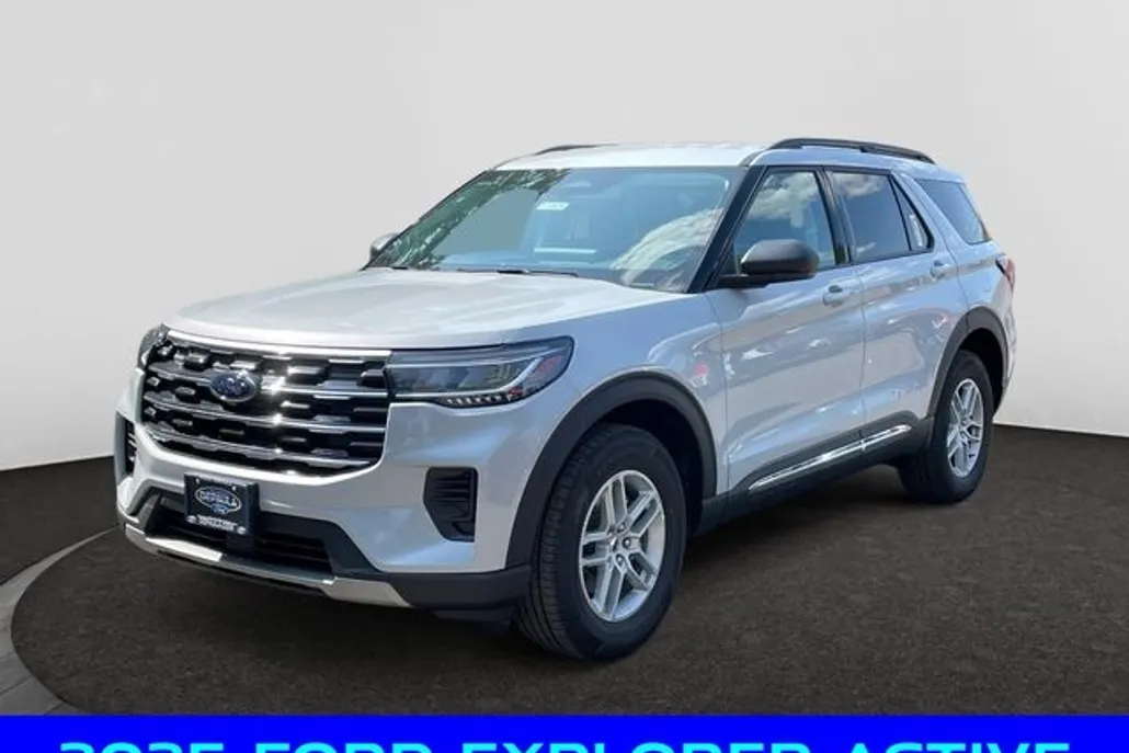 2025 Ford Explorer photo 1