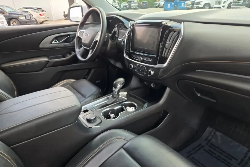 2021 Chevrolet Traverse RS photo 1