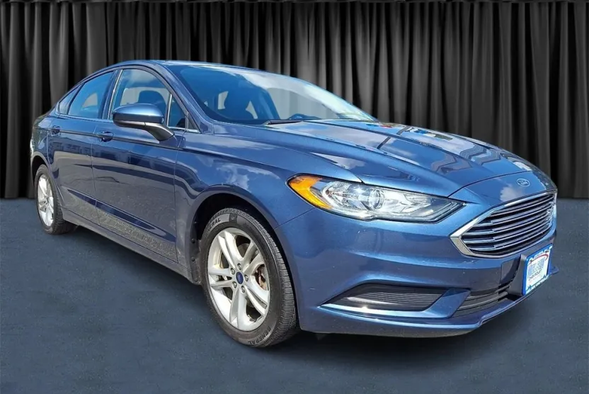 2018 Ford Fusion SE photo 1