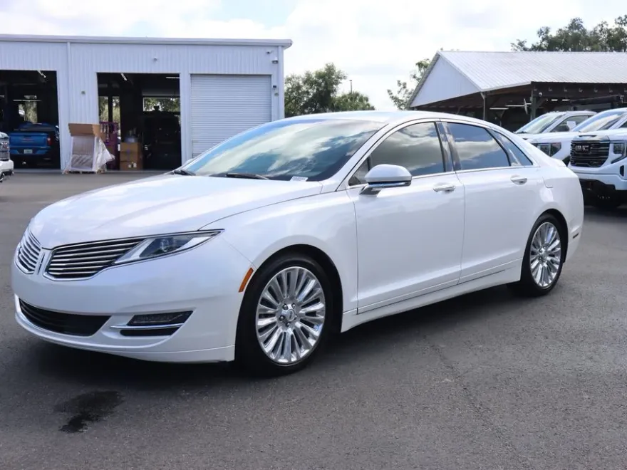 2016 Lincoln MKZ Base photo 1