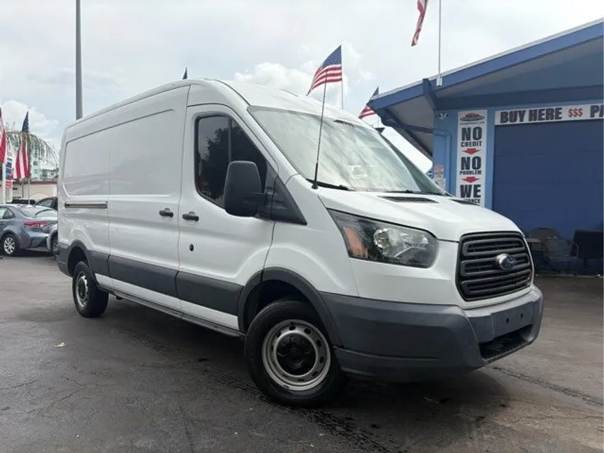 2017 Ford Transit photo 1