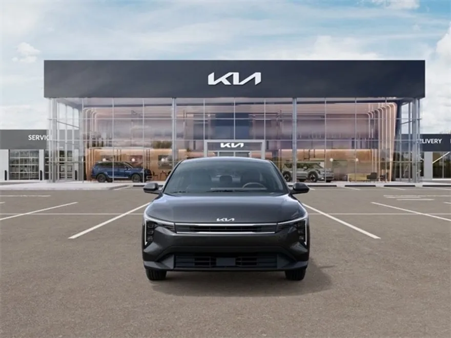 2025 Kia K4 LXS photo 1