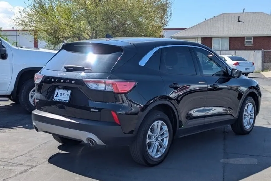 2022 Ford Escape SE Hybrid photo 1