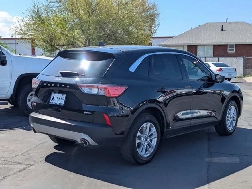 2022 Ford Escape SE Hybrid photo 1