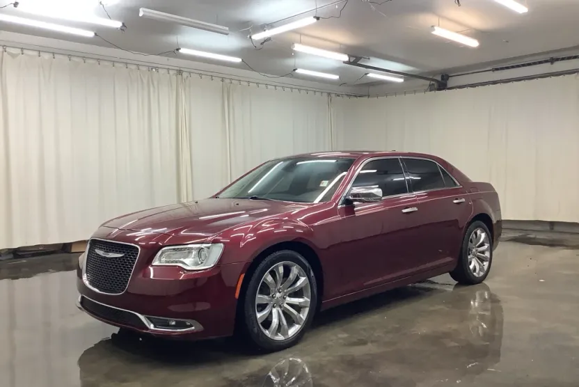 2018 Chrysler 300 Limited photo 1