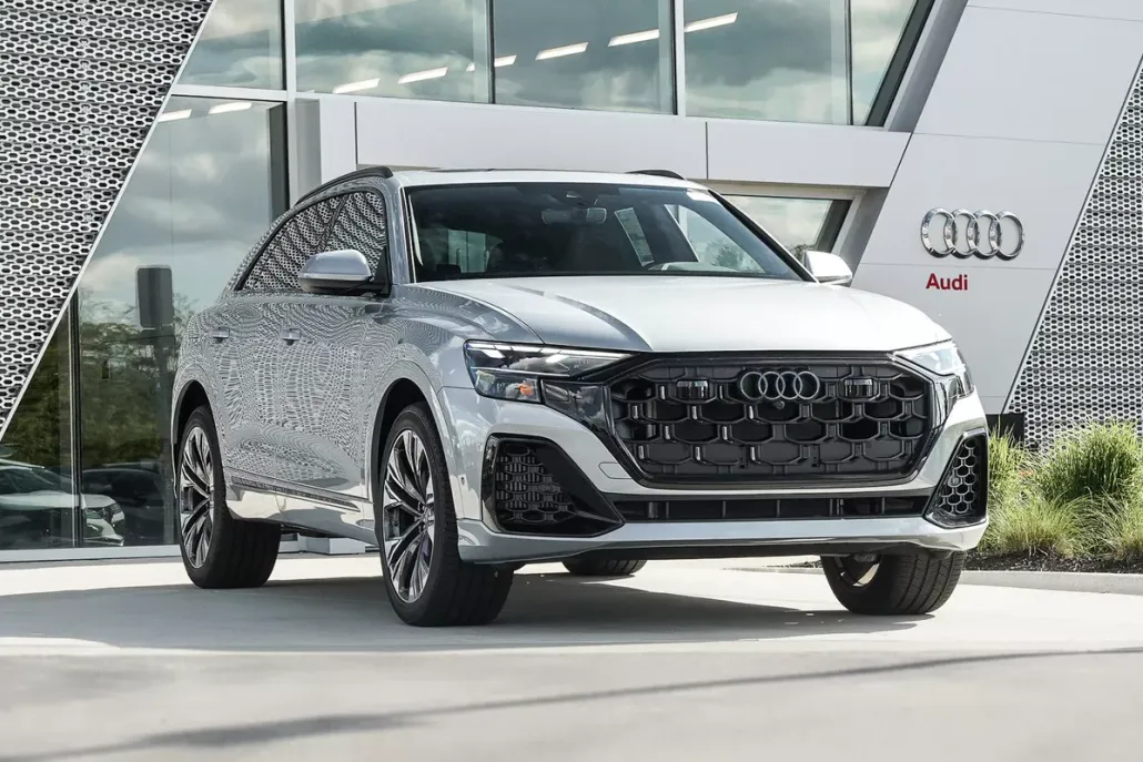 2025 Audi Q8 55 Premium Plus photo 1