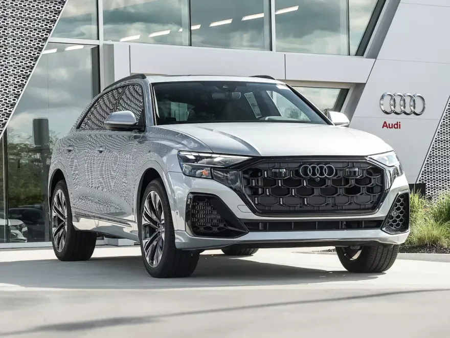 2025 Audi Q8 55 Premium Plus photo 1