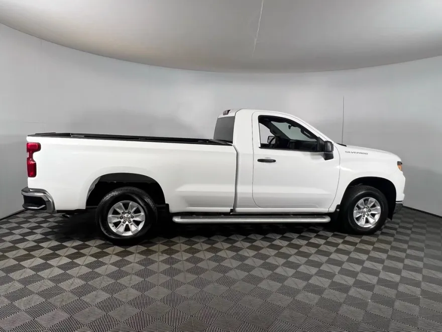 2024 Chevrolet Silverado 1500 photo 1