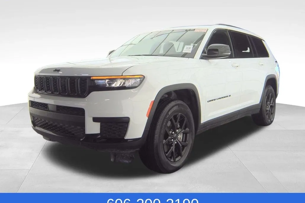 2024 Jeep Grand Cherokee Laredo photo 1
