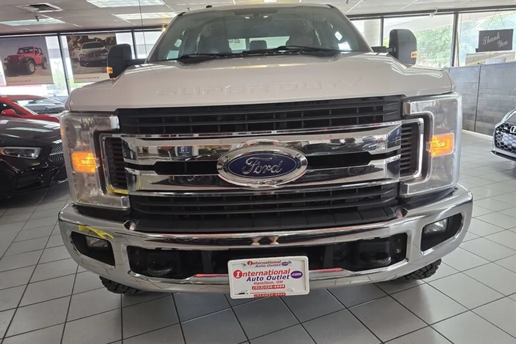 2019 Ford F-350 XLT photo 1
