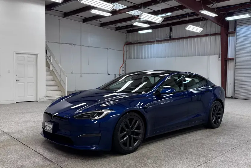 2022 Tesla Model S photo 1