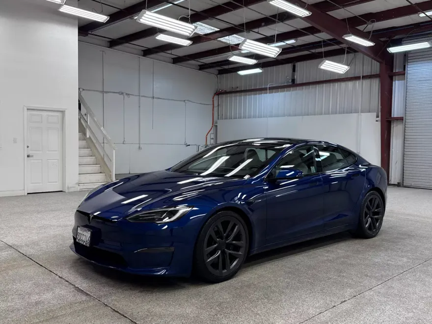 2022 Tesla Model S photo 1