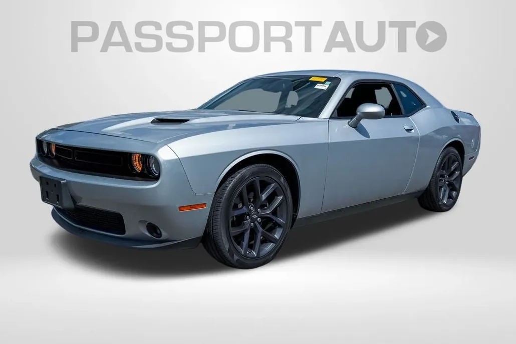 2020 Dodge Challenger SXT photo 1