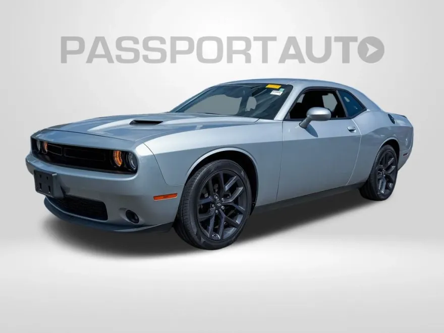 2020 Dodge Challenger SXT photo 1