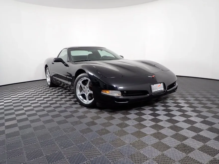 2001 Chevrolet Corvette photo 1