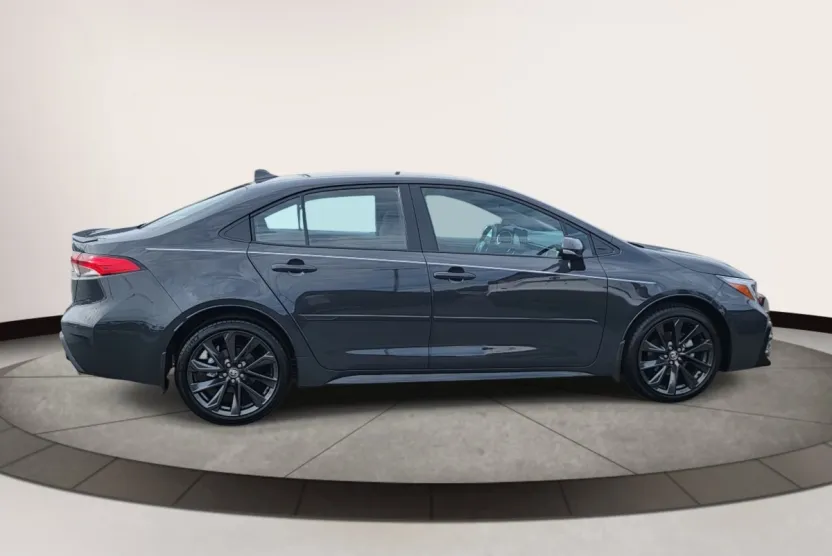 2025 Toyota Corolla SE photo 1