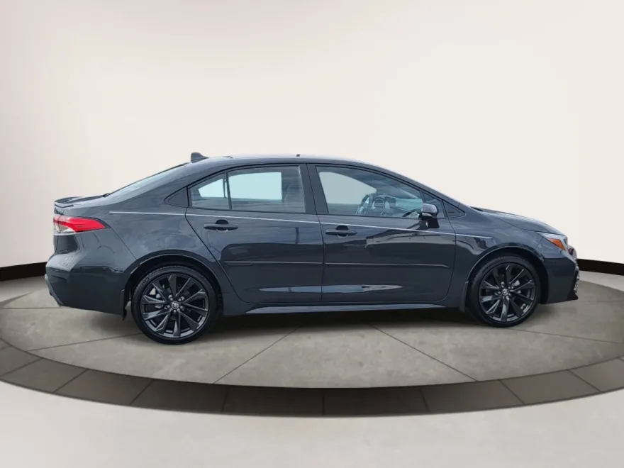 2025 Toyota Corolla SE photo 1