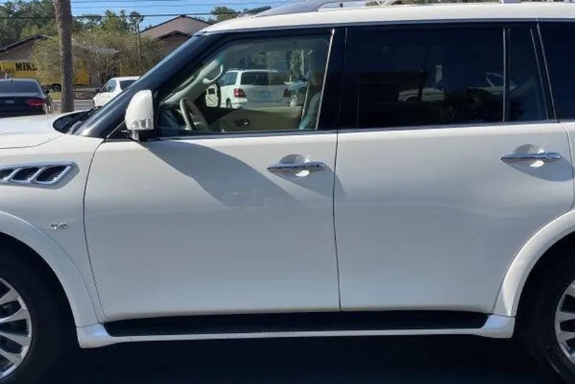 2016 Infiniti QX80 Limited photo 1