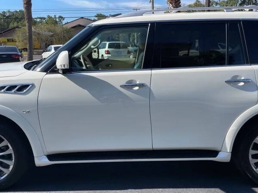 2016 Infiniti QX80 Limited photo 1