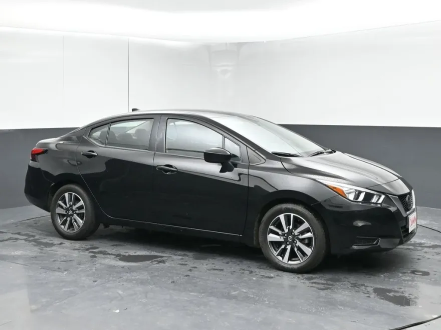 2022 Nissan Versa 1.6 SV photo 1