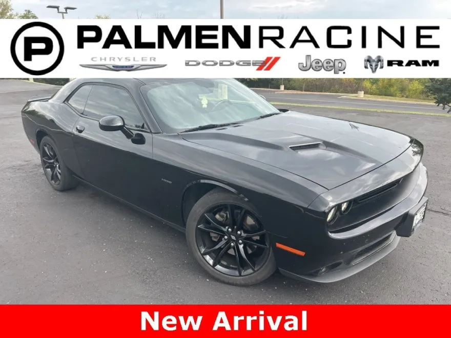 2017 Dodge Challenger R/T photo 1