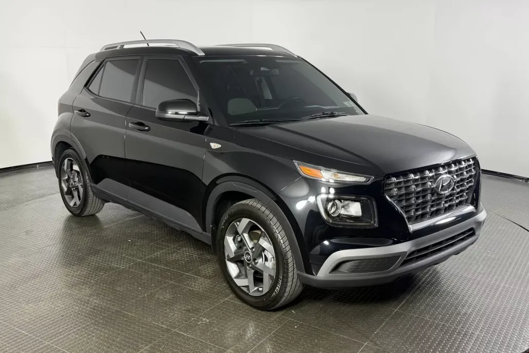 2024 Hyundai Venue SEL photo 1