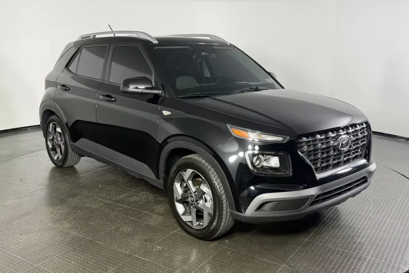2024 Hyundai Venue SEL photo 1