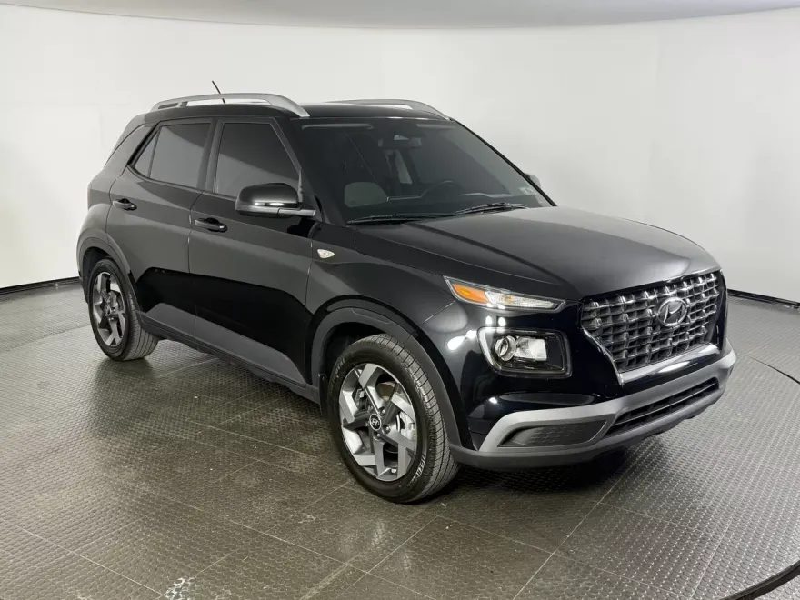 2024 Hyundai Venue SEL photo 1