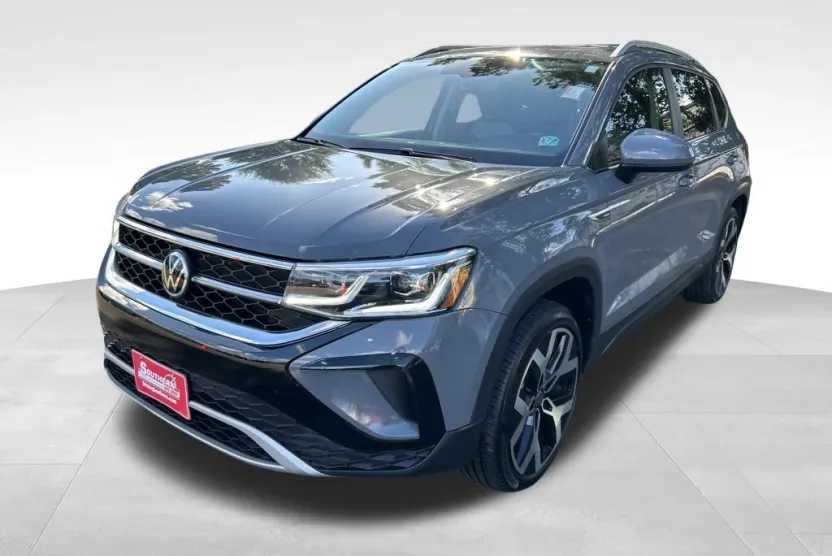 2022 Volkswagen Taos SEL photo 1