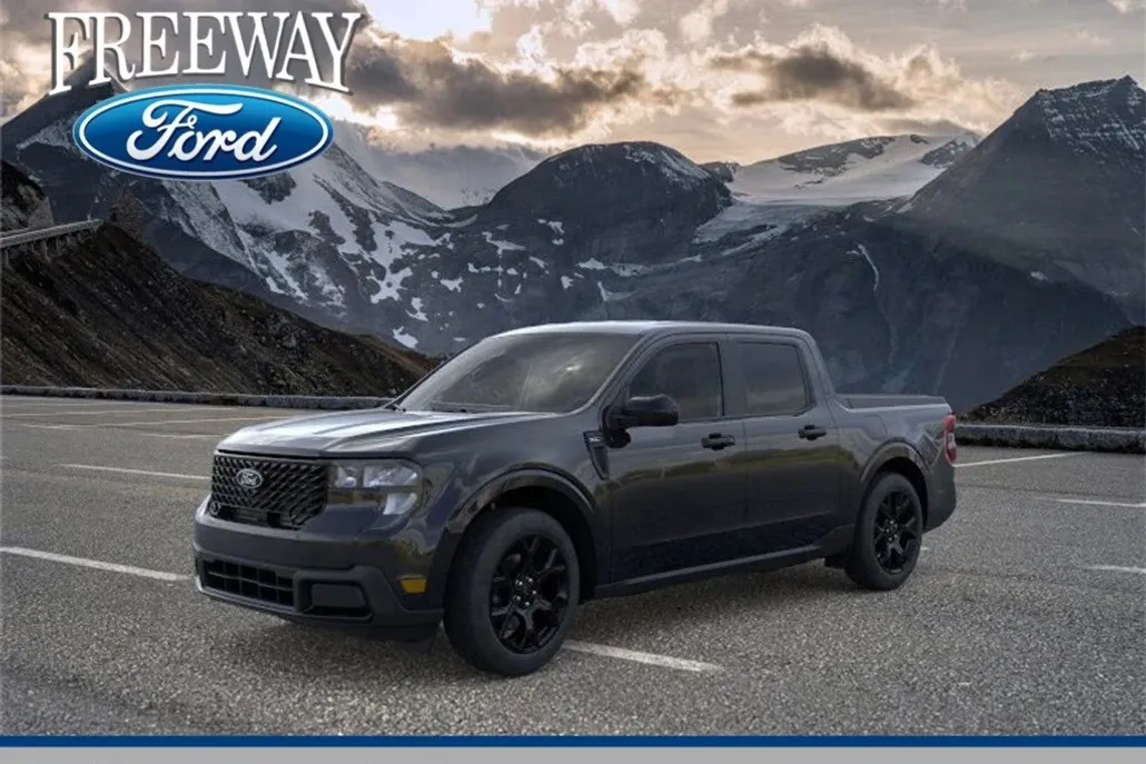2025 Ford Maverick XLT photo 1