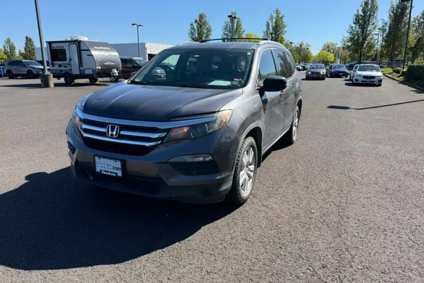 2016 Honda Pilot LX photo 1