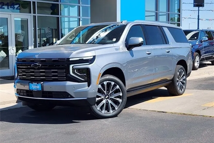 2025 Chevrolet Suburban High Country photo 1
