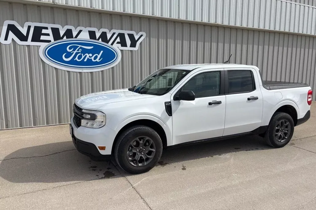 2024 Ford Maverick XLT photo 1
