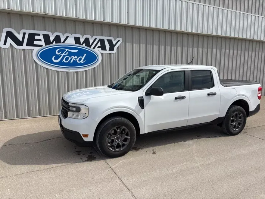 2024 Ford Maverick XLT photo 1