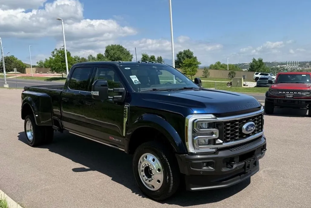 2025 Ford F-450 photo 1