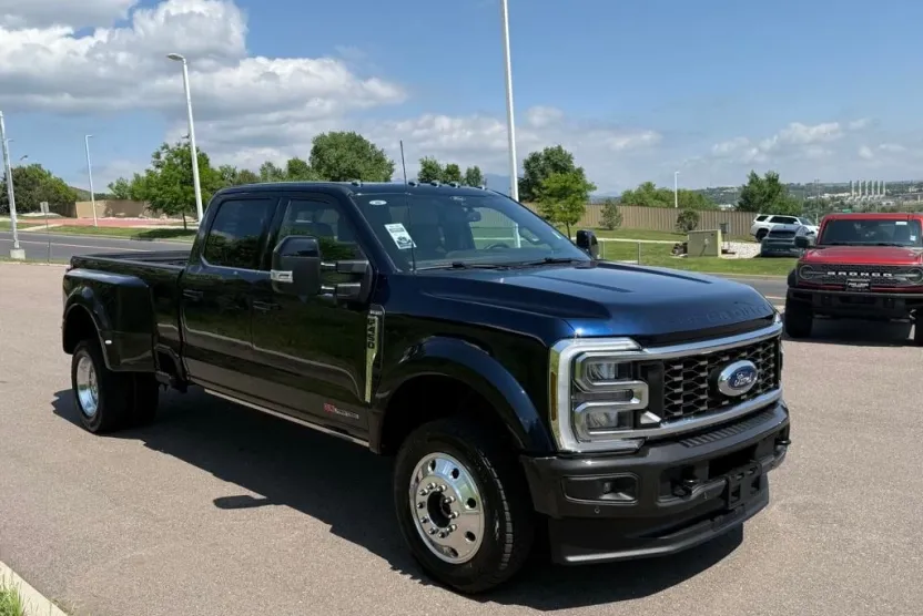 2025 Ford F-450 photo 1