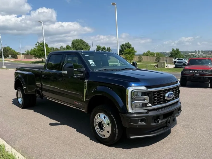 2025 Ford F-450 photo 1